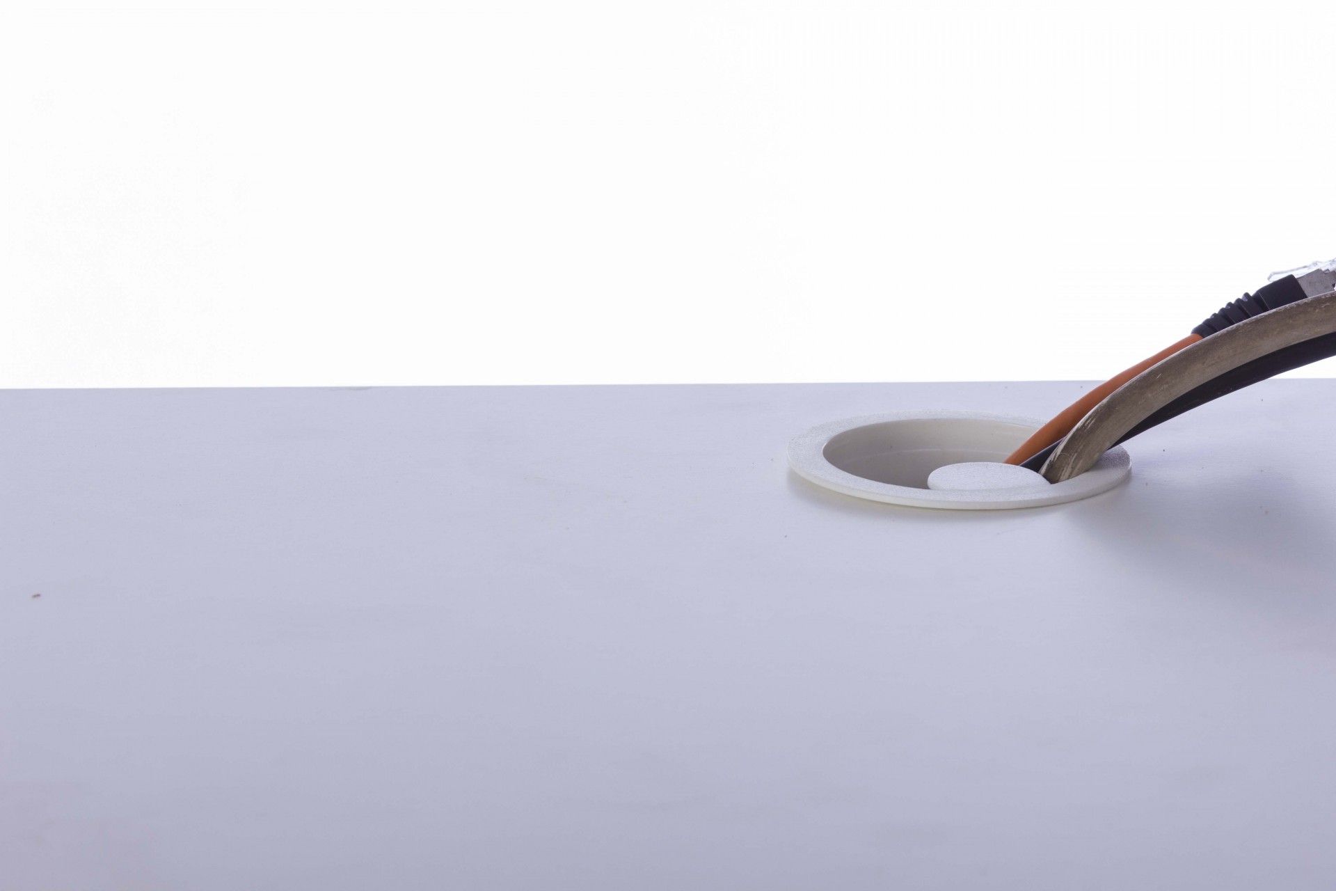 Passa Cabos Preto 60mm