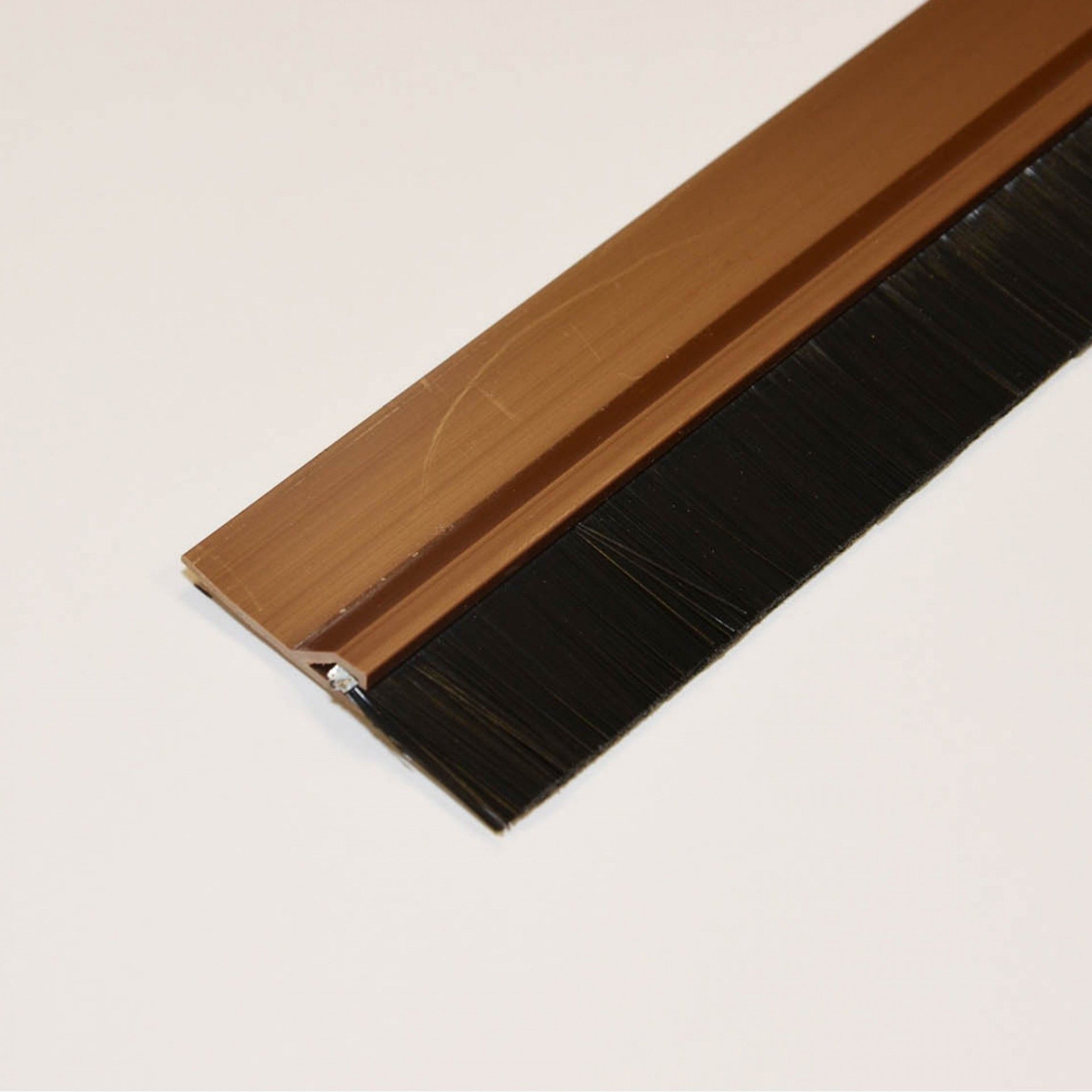 Régua Porta com Escova Castanho