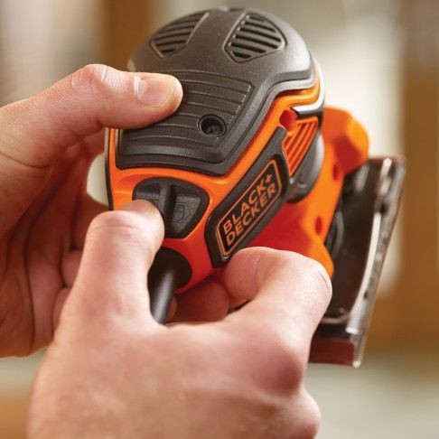 Lixadora BLACK+DECKER 220W Lixadora BLACK+DECKER 220W