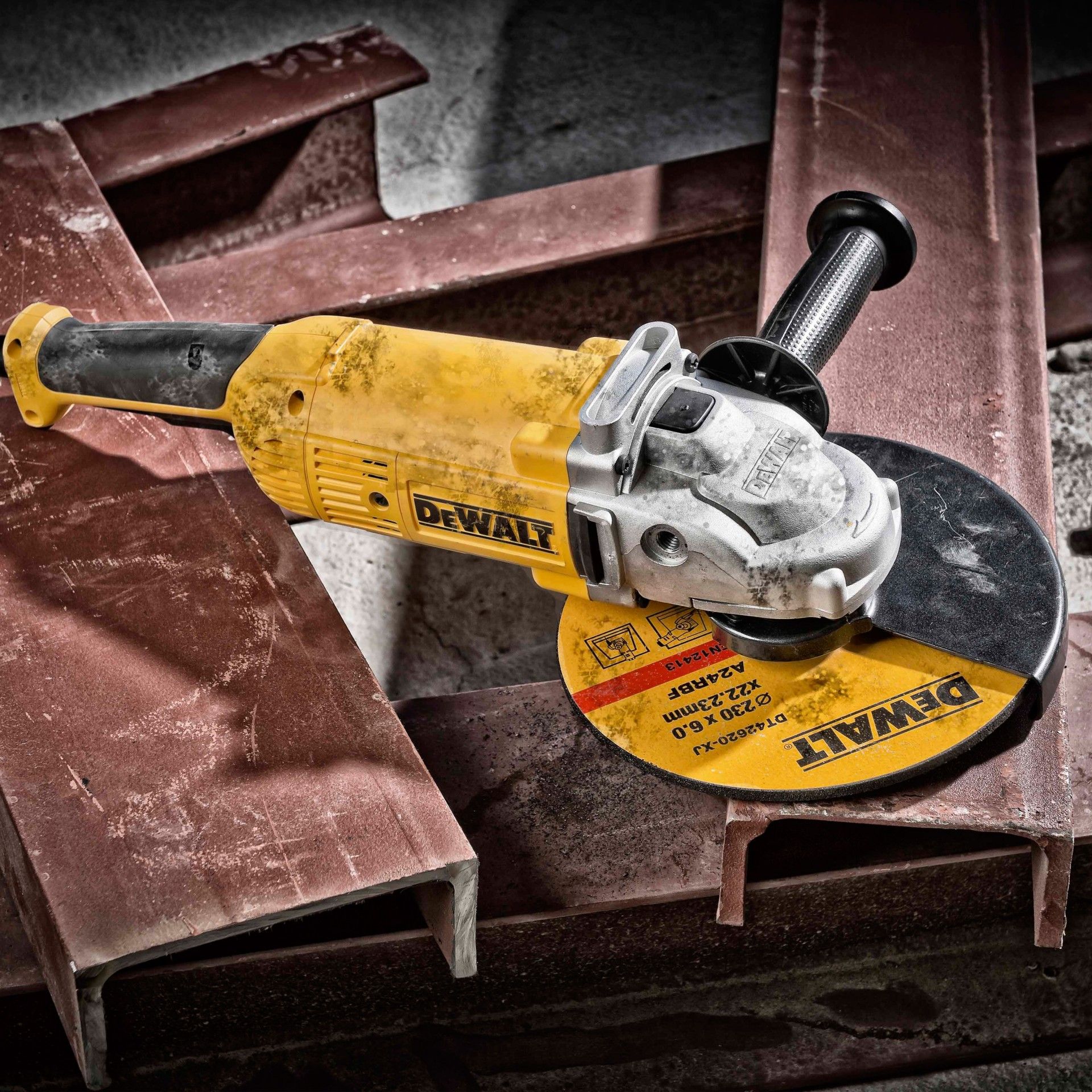 Rebarbadora DEWALT 230mm