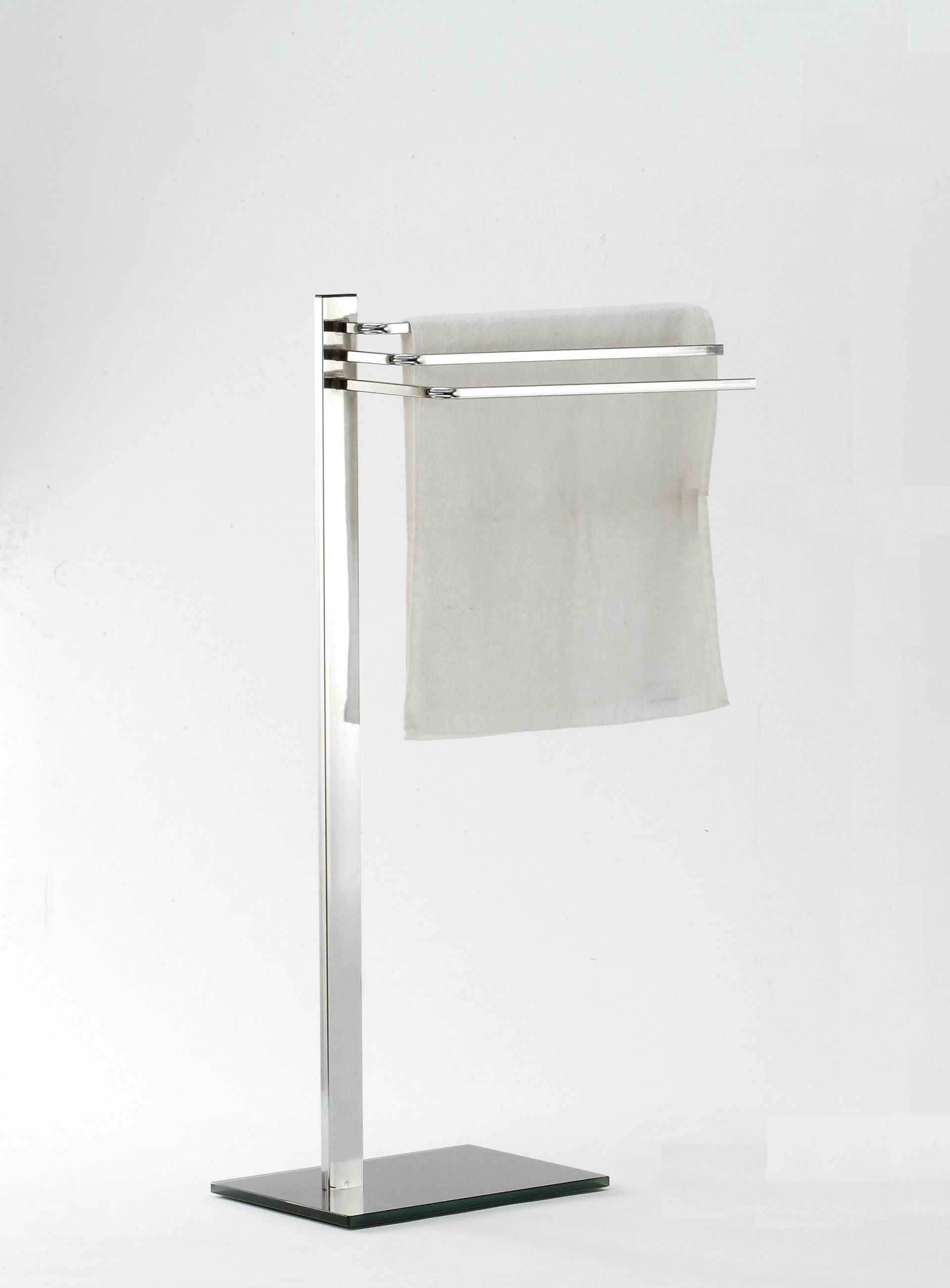 Toalheiro De Pé Cromado C/Base Em Vidro