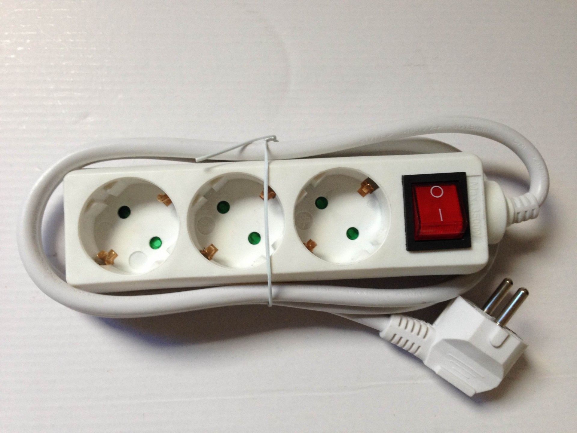 Bloco 3 Tomadas Com Interruptor e Cabo 1.5mx1mm