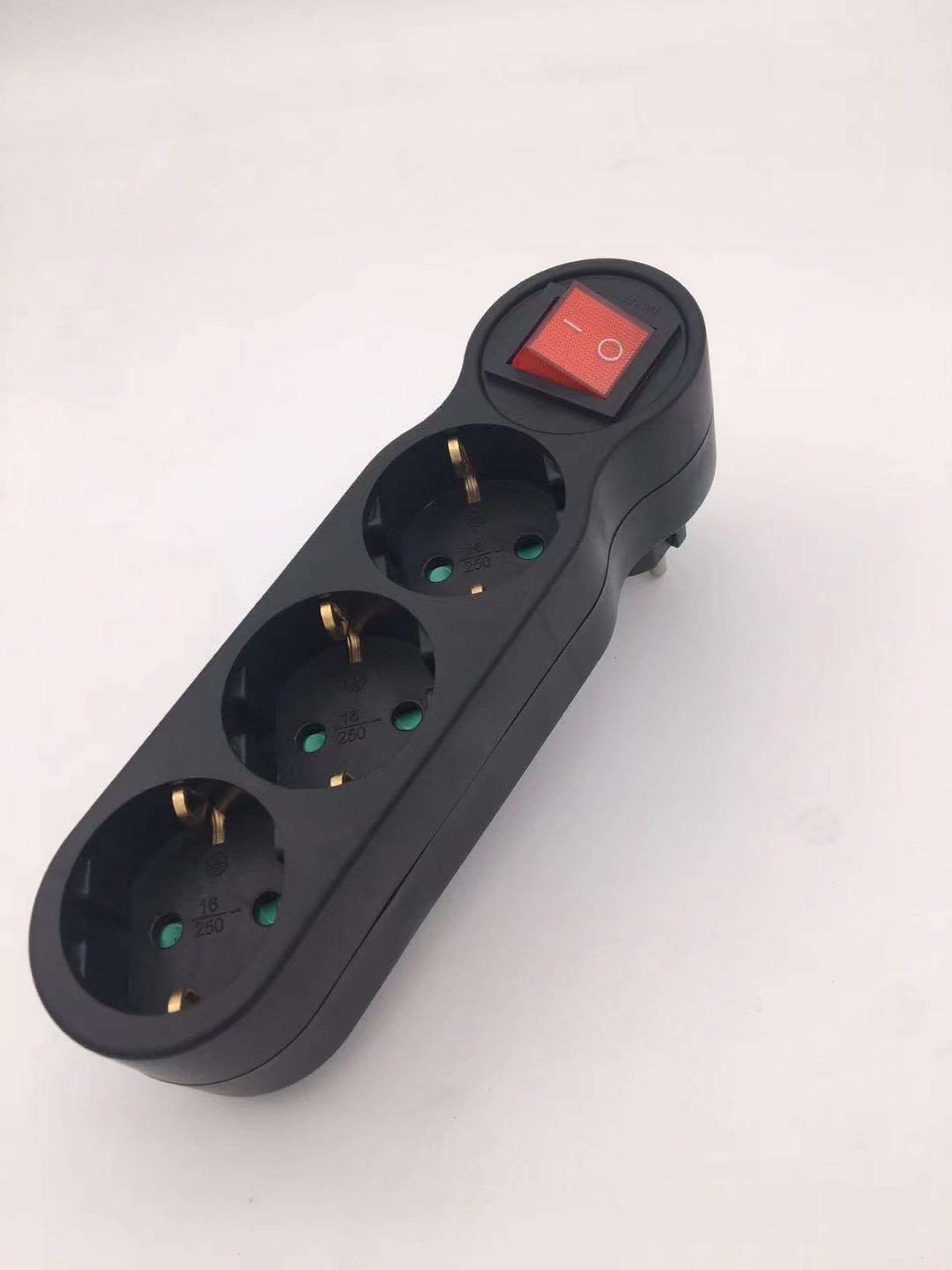 Ficha Tripla Com Interruptor Preta