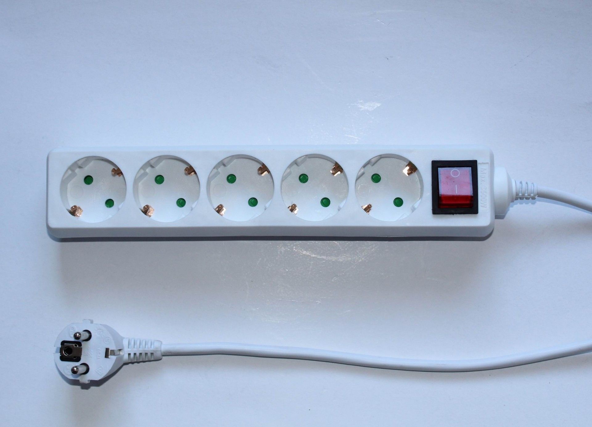 Bloco 5 Tomadas Com Interruptor e Cabo 3mx1.5mm