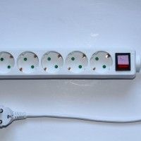 Bloco 5 Tomadas Com Interruptor e Cabo 3mx1.5mm Bloco 5 Tomadas Com Interruptor e Cabo 3mx1.5mm