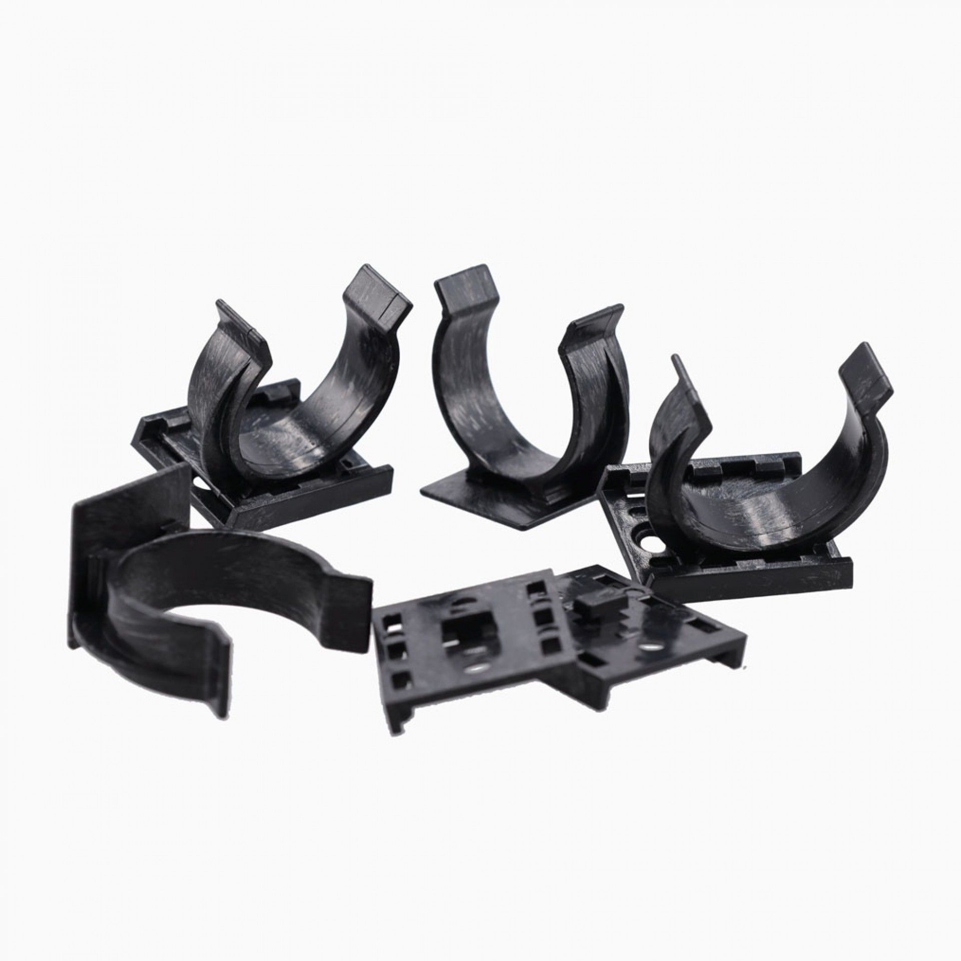 Grampa P/Rodapé Milão Diam 3.2 Plastica 4un