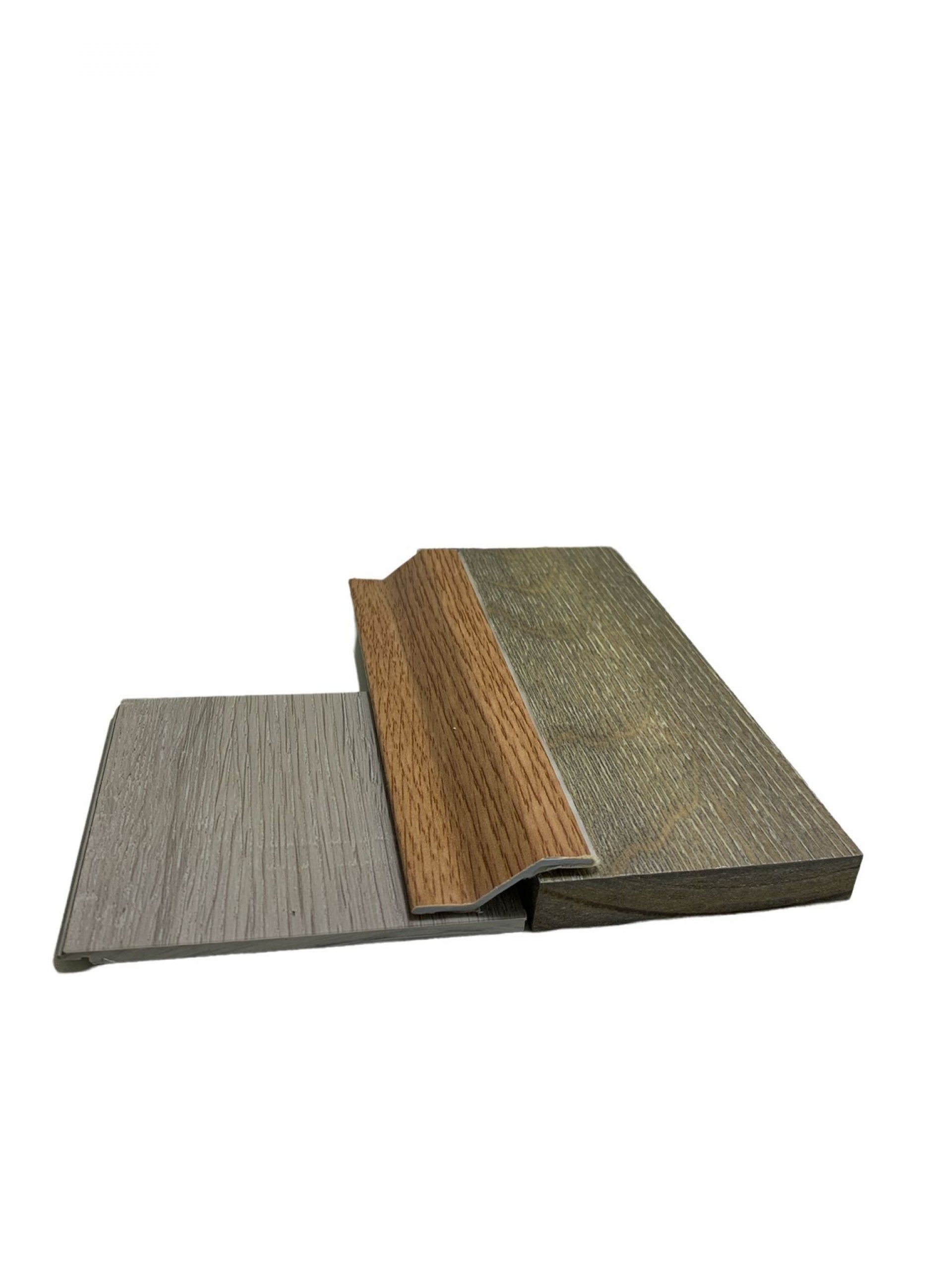 Perfil PVC Desnível Adesivo 186x4x0,8 Geneva