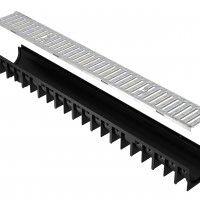 Canal PE-HD Preto com Grelha Metal Estampada Canal PE-HD Preto com Grelha Metal Estampada