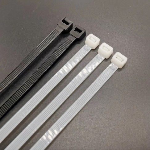 Abraçadeiras Serrilha 270x4,6mm Pretas 100un Abraçadeiras Serrilha 270x4,6mm Pretas 100un