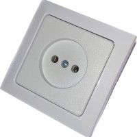 Tomada Quadrada Schuko C/Centro Tomada Quadrada Schuko C/Centro