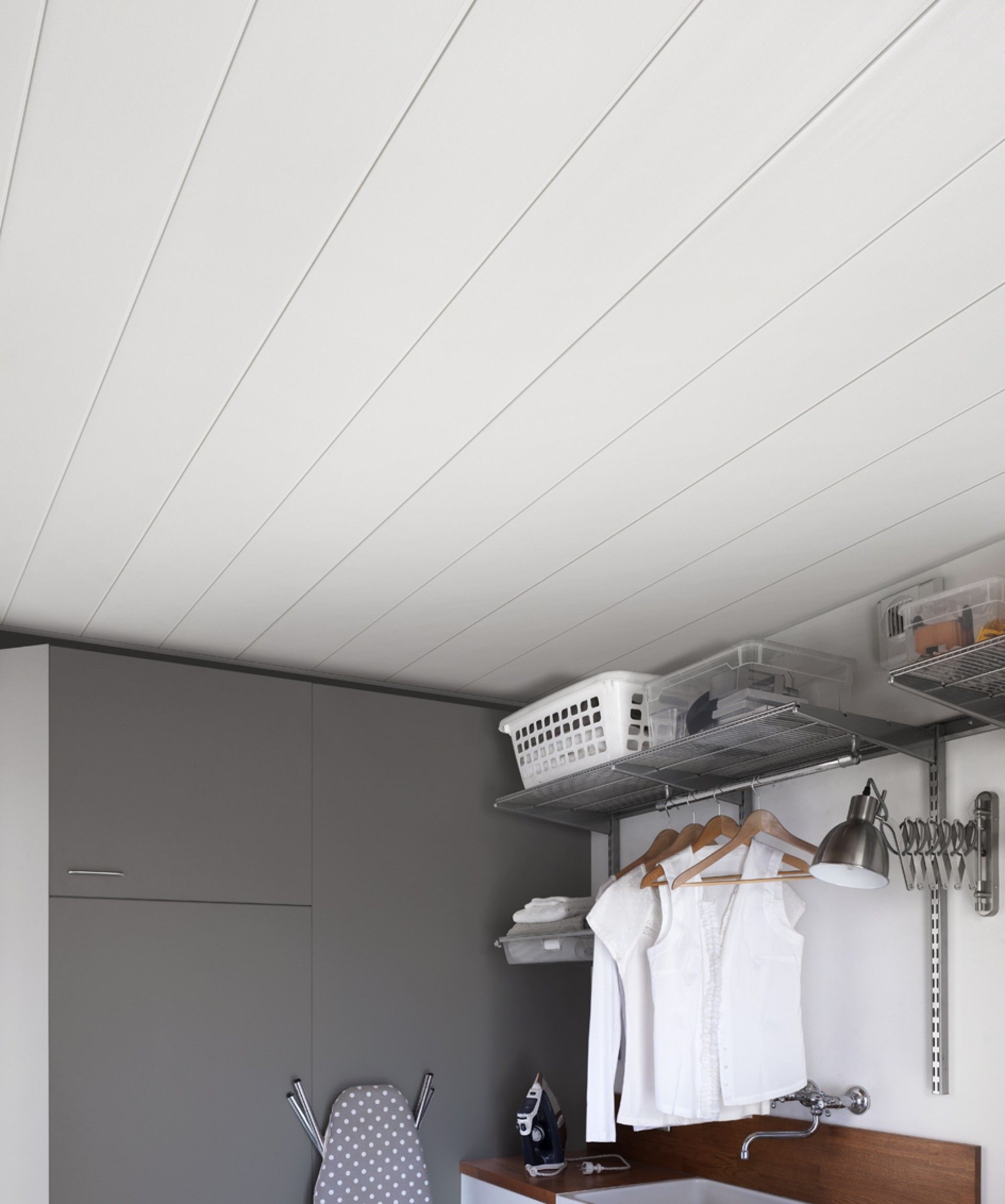 LAMBRIM PVC BRANCO 2600X375X8MM CX.3,9M2