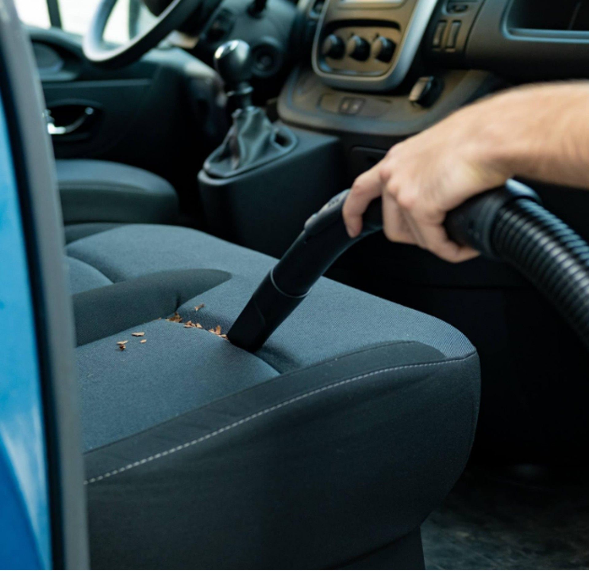 ASPIRADOR SÓLIDOS /LIQUIDOS 1400W 20L