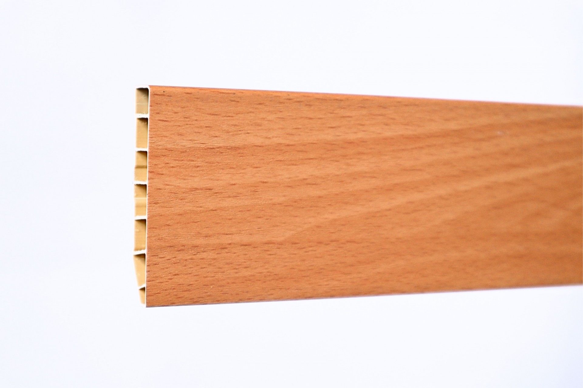 Rodapé PVC Alveolar Faia 2500x70x15mm