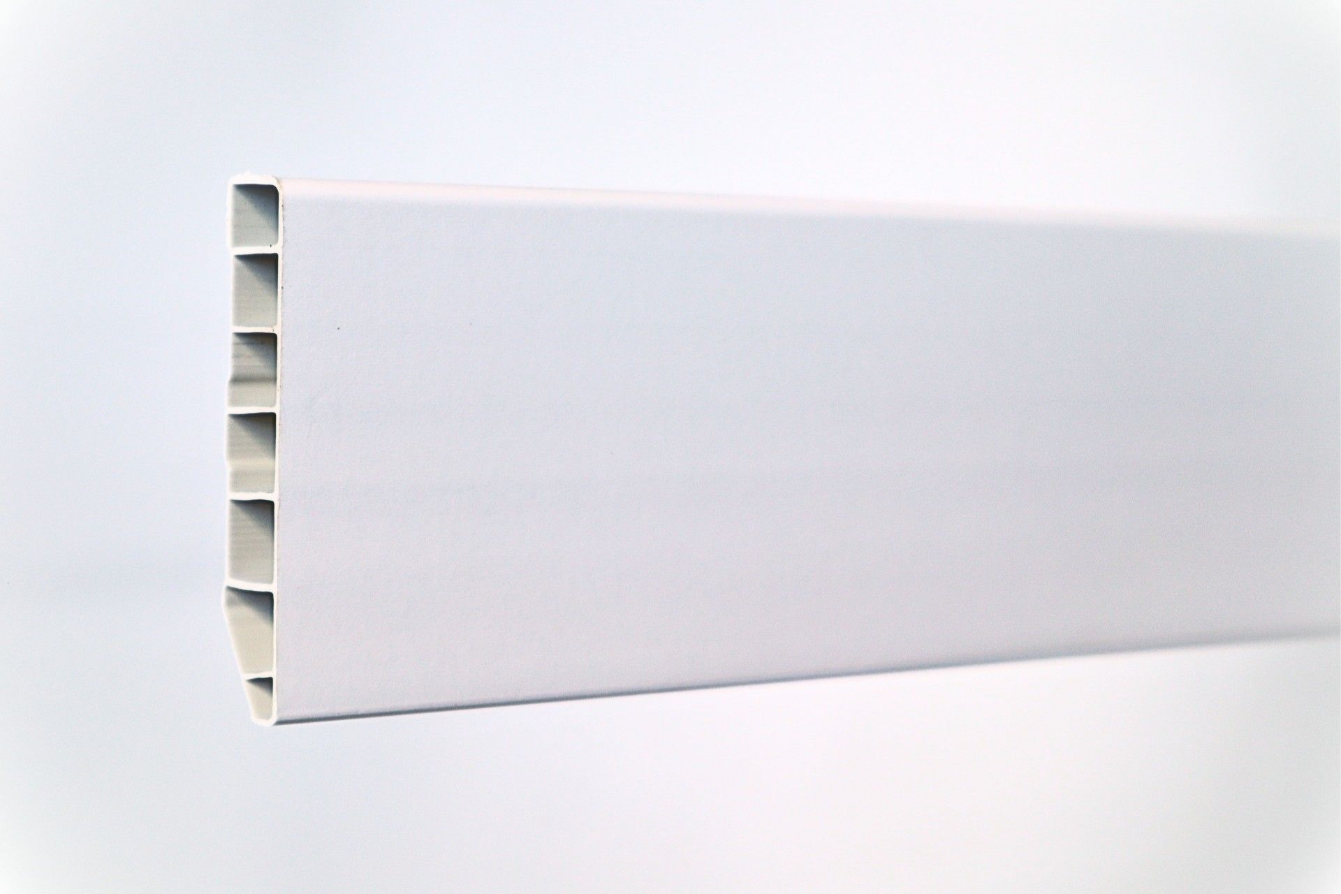 Rodapé PVC Alveolar Branco 2500x70x15