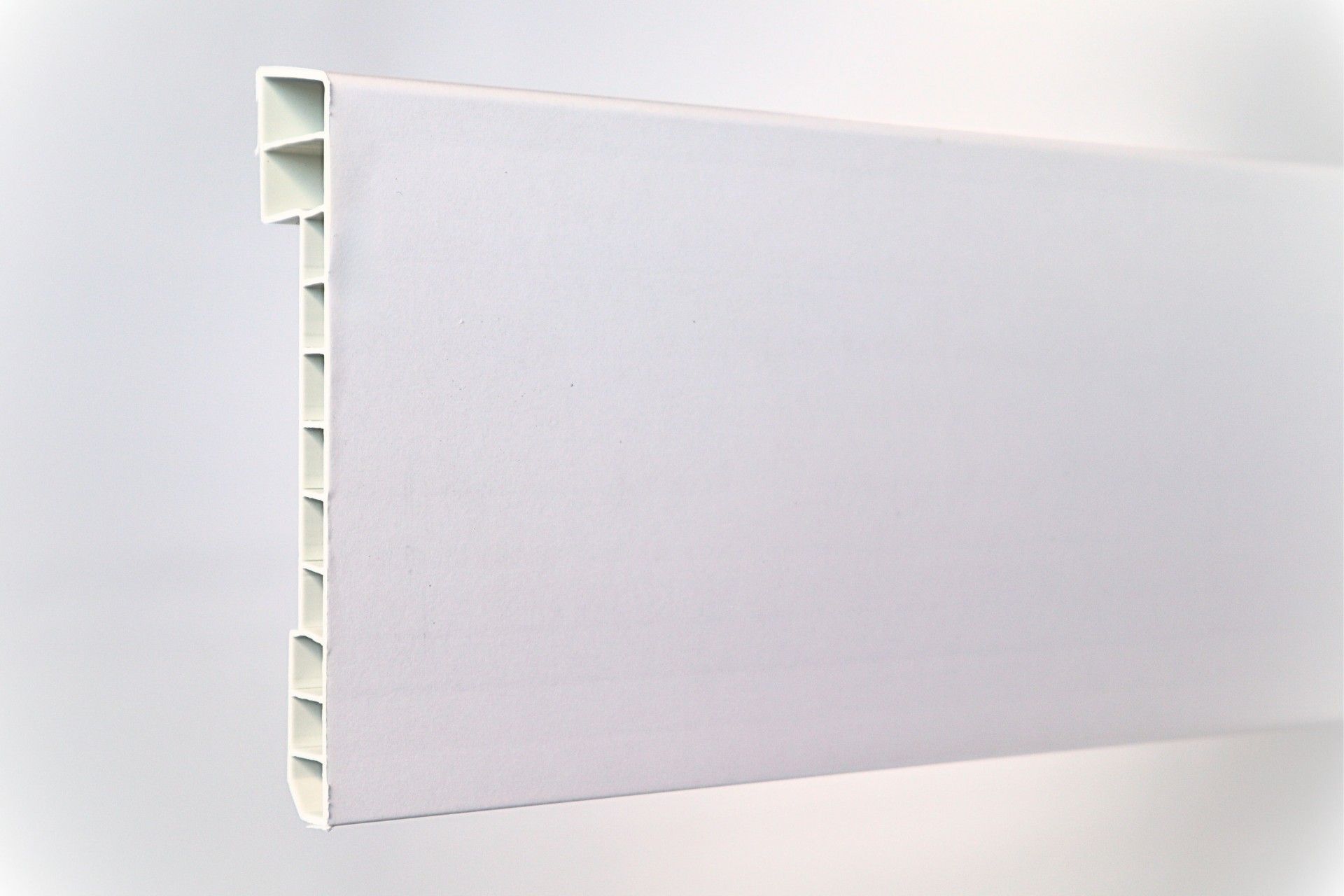 Tapa Rodapés PVC Alveolar Branco 2500x110x25mm