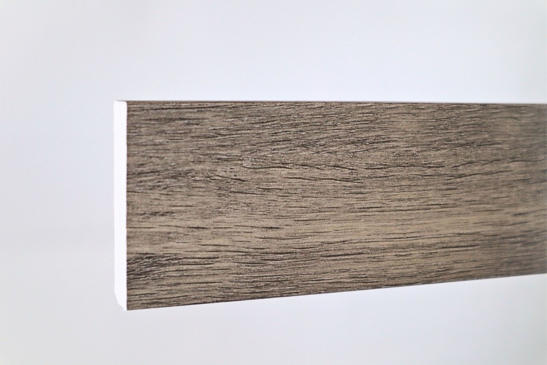 Rodapé PVC Alveolar Roble 2500x70x15mm