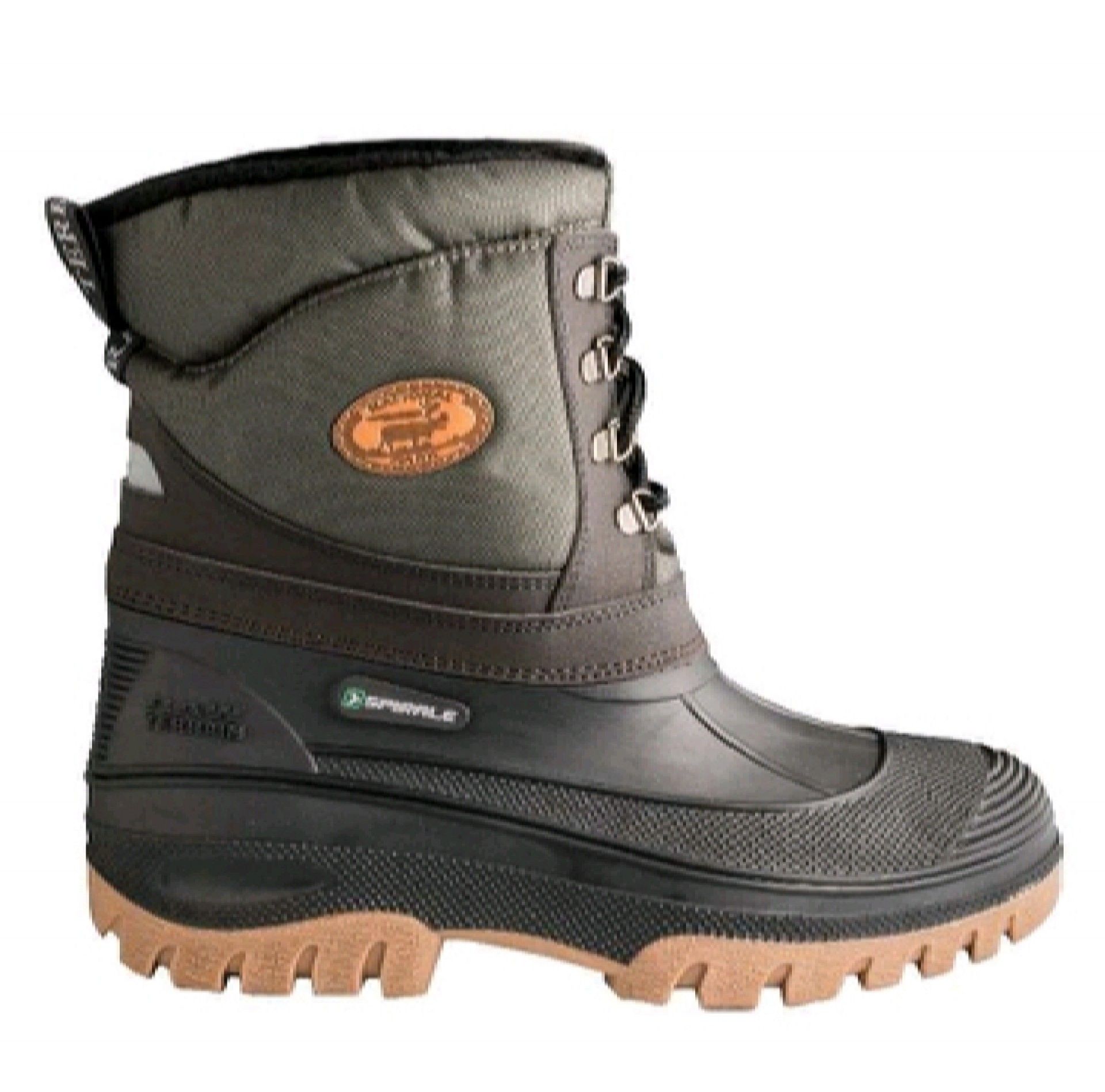 Bota outdoor Tamanho: 45