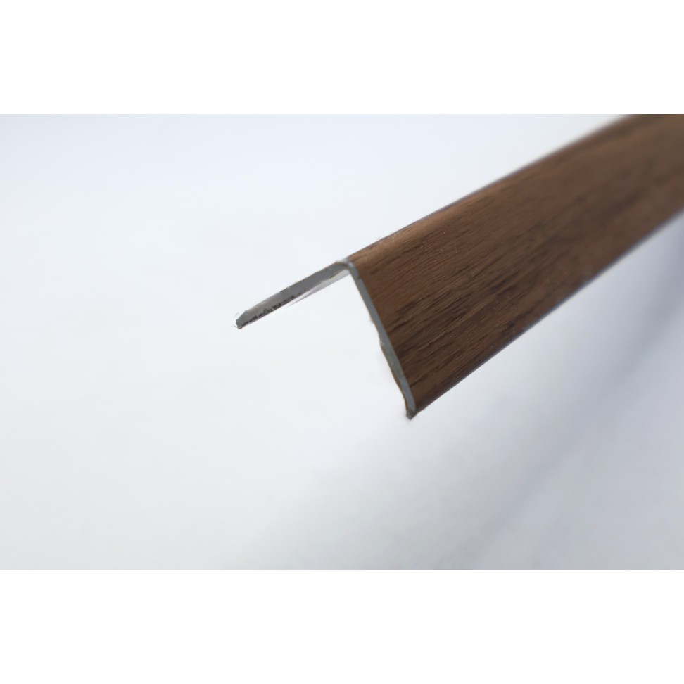 Cantoneira PVC Adesivo Nogueira 2800x25x25 mm Cantoneira PVC Adesivo Nogueira 2800x25x25 mm
