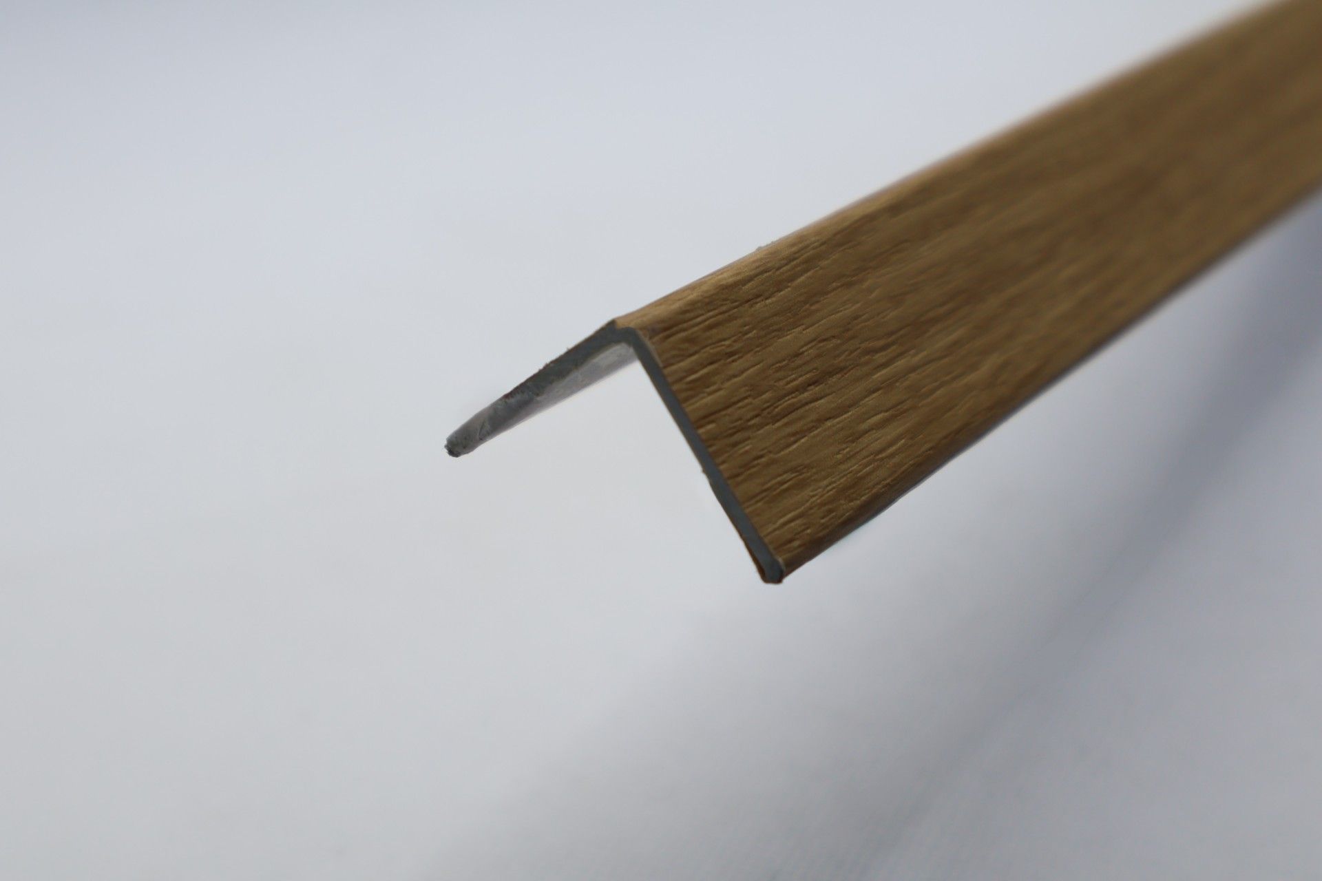 Cantoneira PVC Adesivo Carvalho 2800X25X25 mm