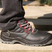 Sapato Pele Preta S1P Biqueira A�o Tam. 39