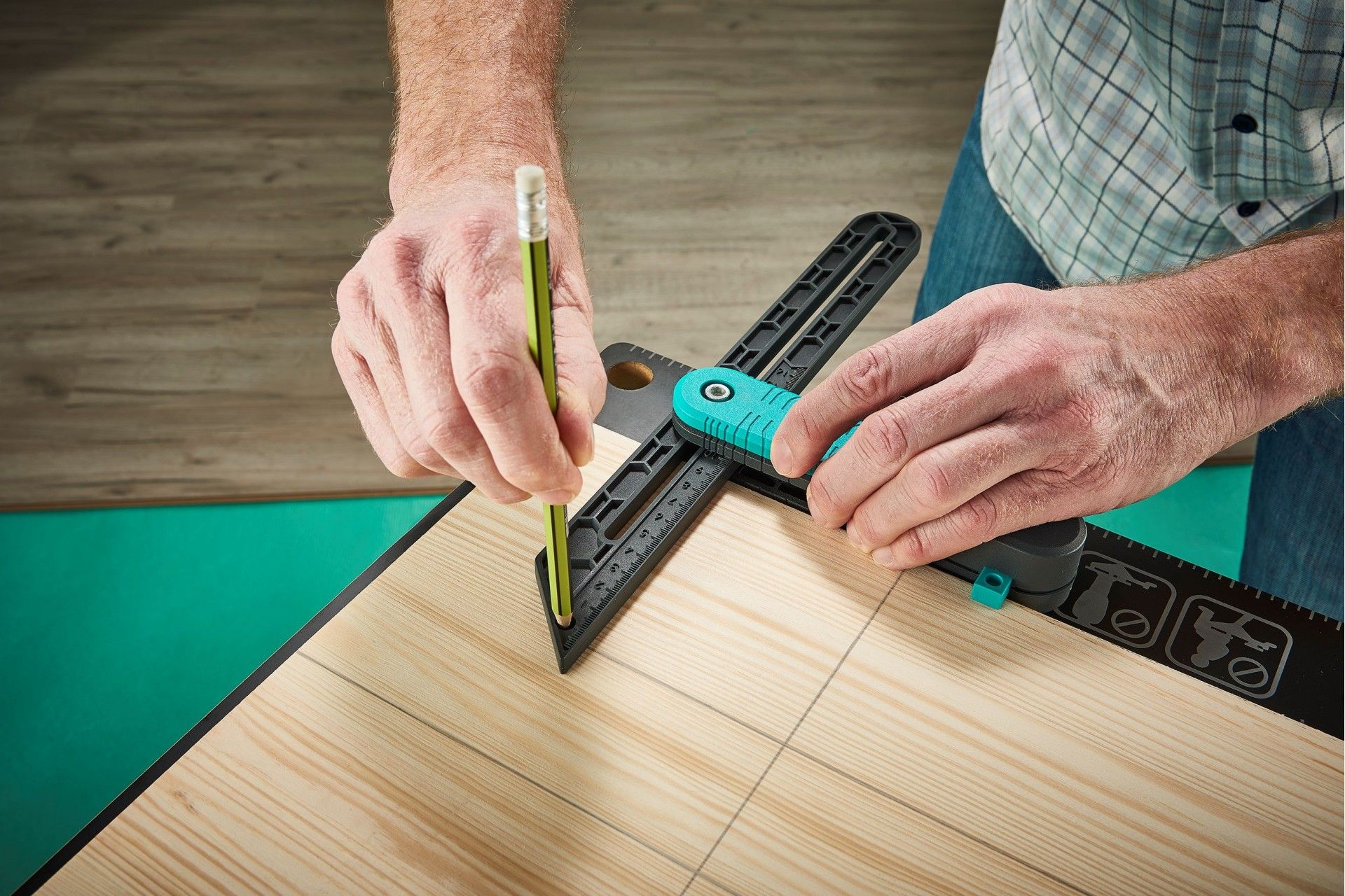 Esquadro móvel c/ função de marcação