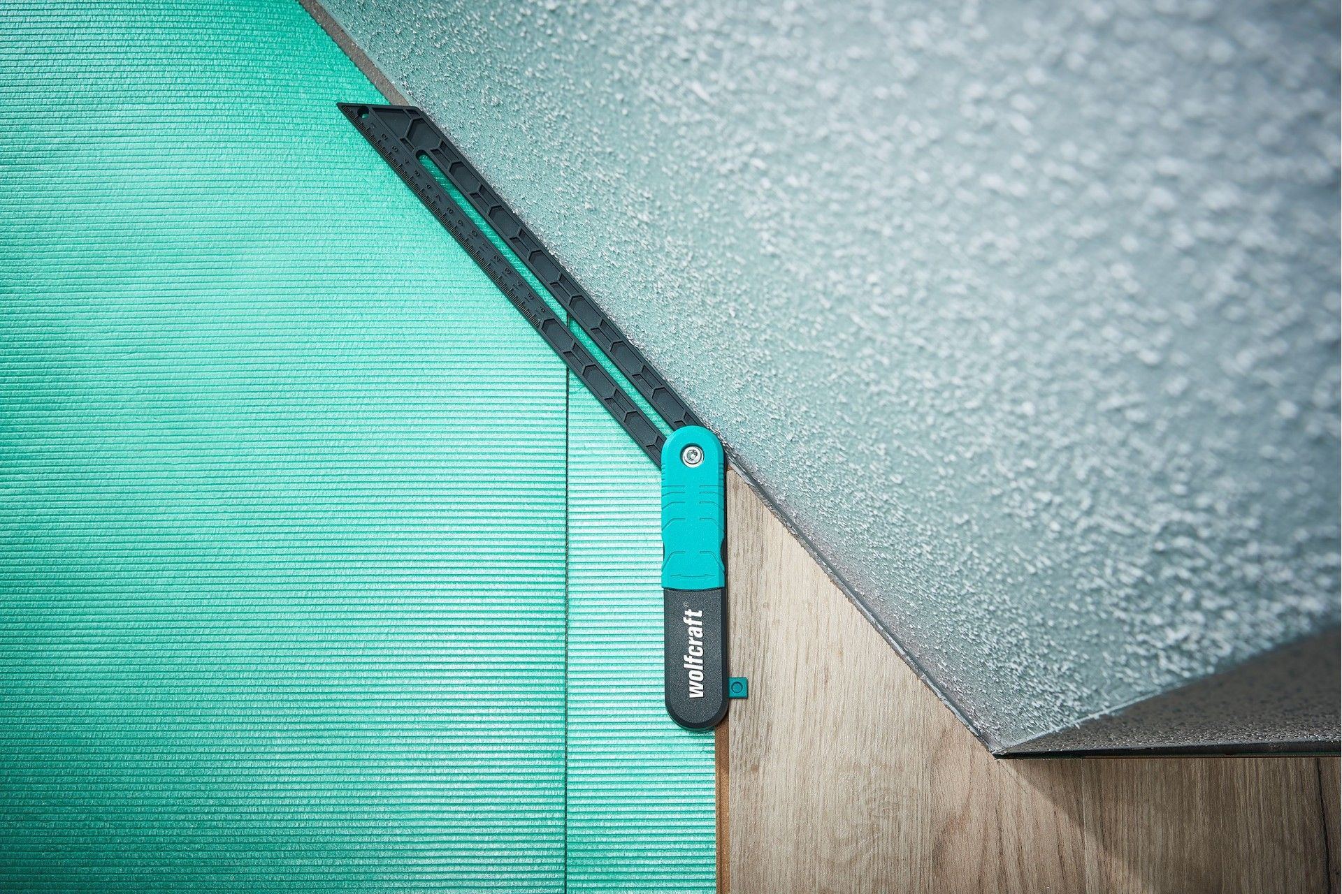 Esquadro móvel c/ função de marcação