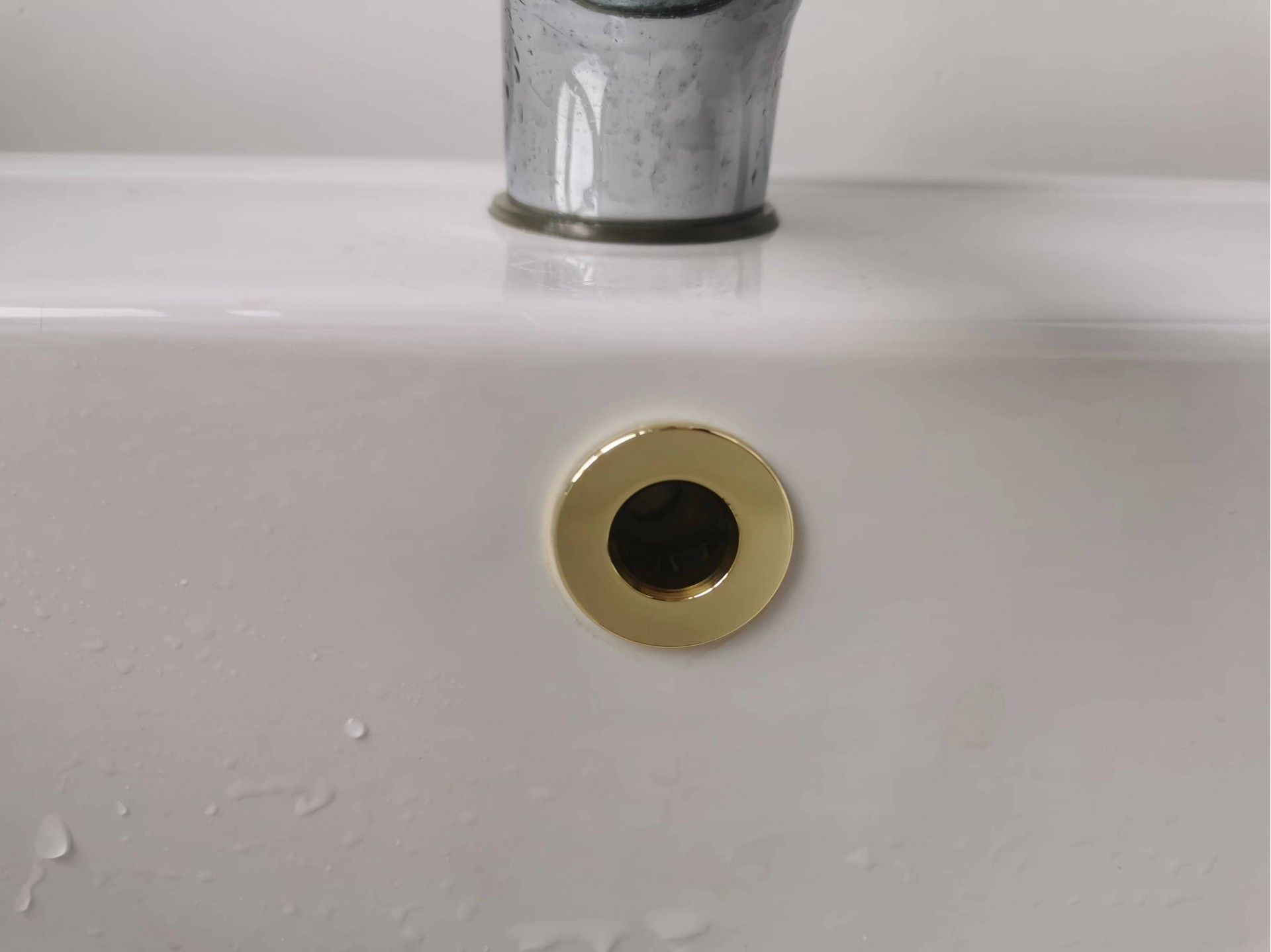 Embelezador de Lavatório/Bidé 2.2cm Dourado