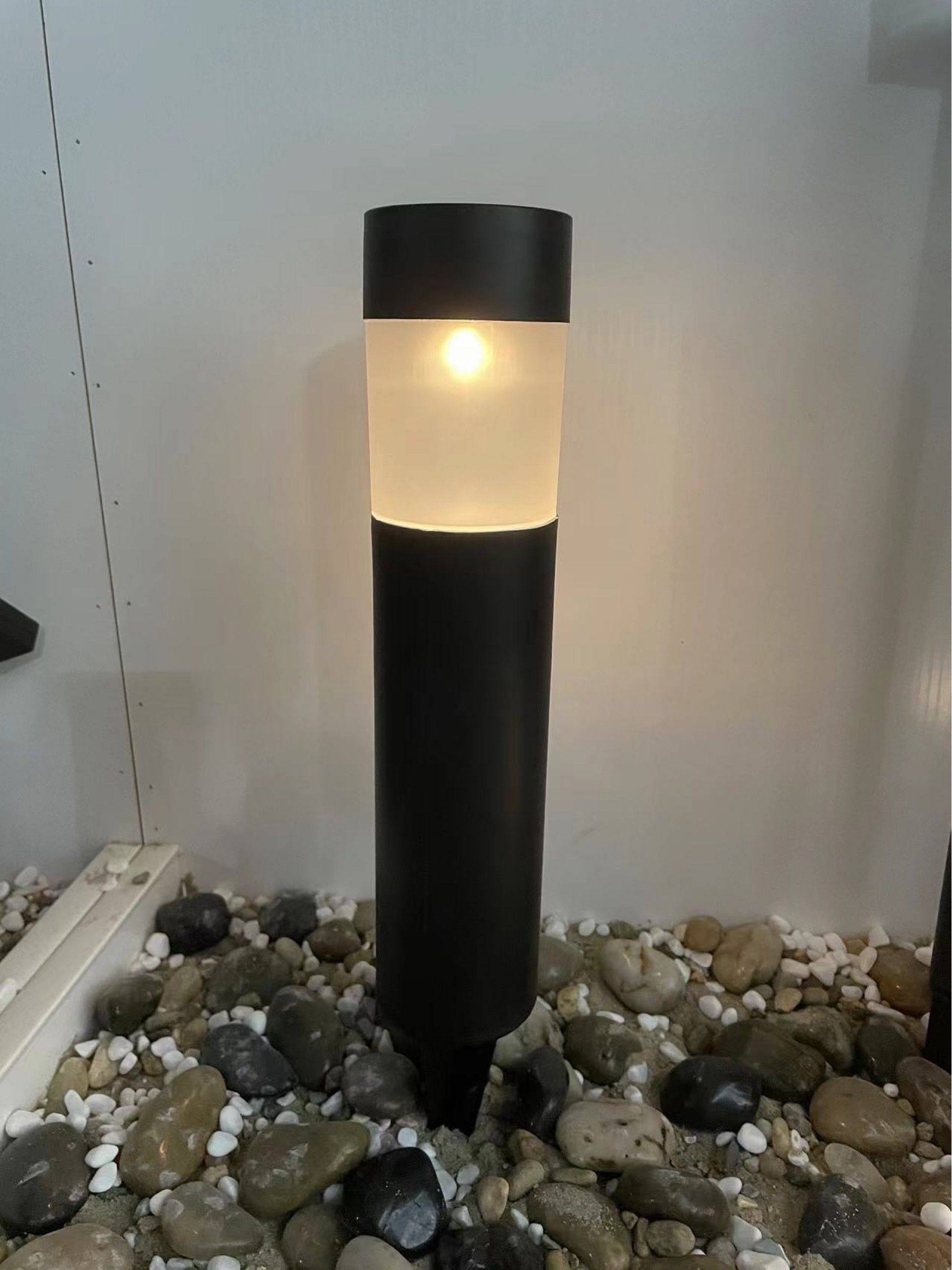 Pilar solar redondo 30 cm 3000 K Preto
