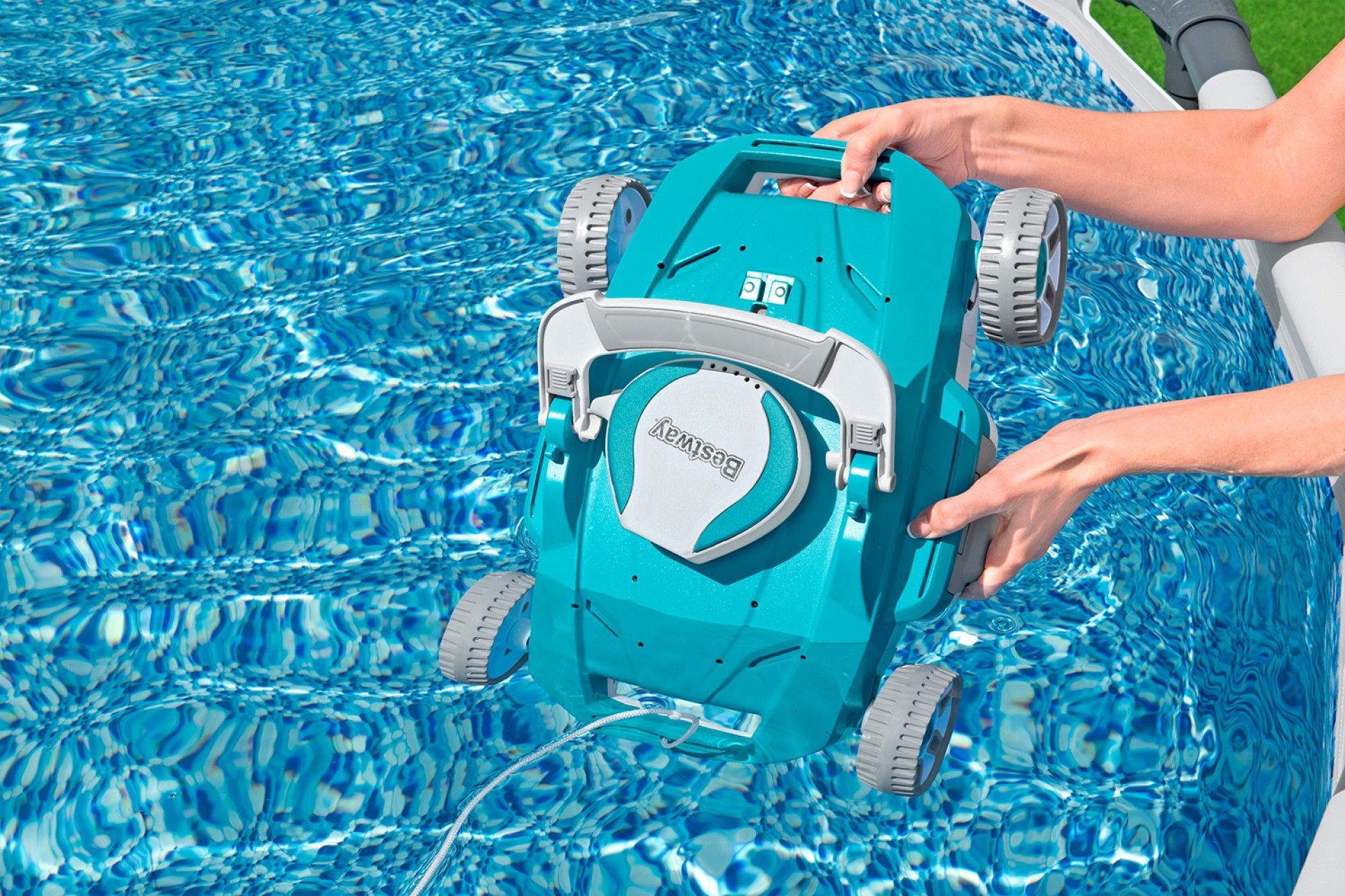 Robot limpa fundos de piscina Aquatronix G200